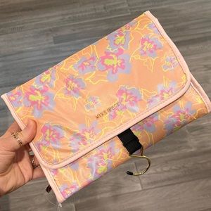 Nine West makeup traveling bag brand new.